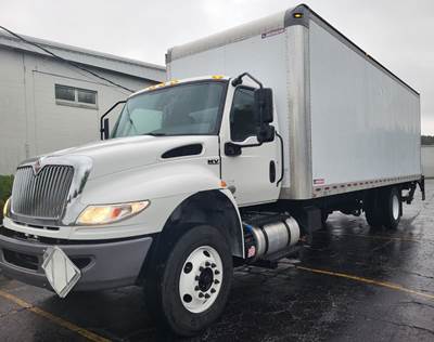 International MV607 26 ft Box Truck - 280HP, 6 Speed Automatic, Roll up Door, Liftgate