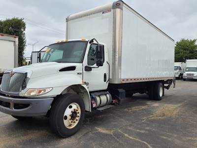 International MV607 26 ft Box Truck - 240HP, 6 Speed Automatic, Roll up Door, Liftgate