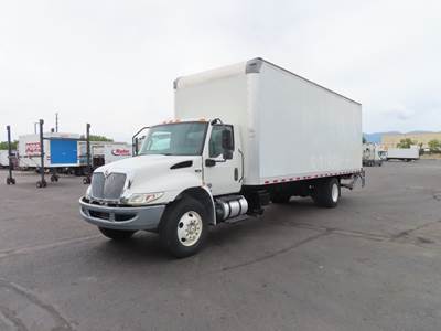 International MV607 26 ft Box Truck - 240HP, 6 Speed Automatic, Roll up Door, Liftgate