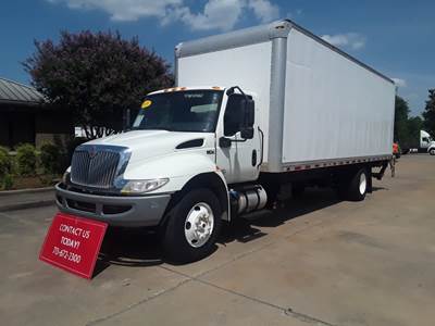 International MV607 26 ft Box Truck - 240HP, 6 Speed Automatic, Roll up Door, Liftgate