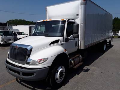 International MV607 26 ft Box Truck - 270HP, 6 Speed Automatic, Roll up Door, Liftgate