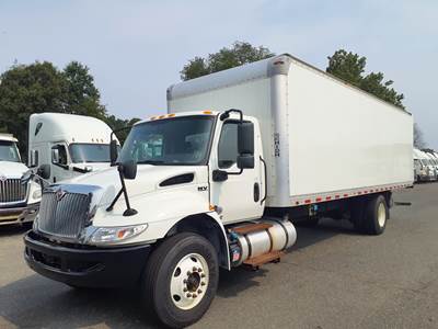 International MV607 26 ft Box Truck - 280HP, 6 Speed Automatic, Liftgate