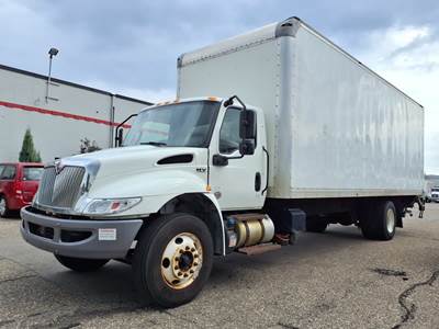 International MV607 26 ft Box Truck - 280HP, 6 Speed Automatic, Roll up Door, Liftgate