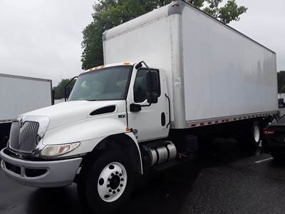 International MV607 26 ft Box Truck - 280HP, 6 Speed Automatic, Roll up Door, Liftgate