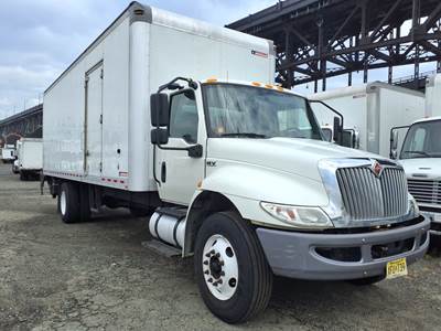 International MV607 26 ft Box Truck - 240HP, 6 Speed Automatic, Roll up Door, Liftgate