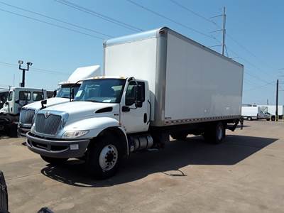 International MV607 26 ft Box Truck - 240HP, 6 Speed Automatic, Roll up Door, Liftgate