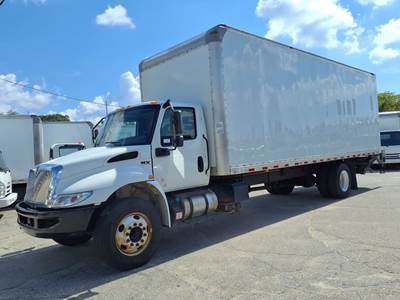 International MV607 26 ft Box Truck - 240HP, 6 Speed Automatic, Roll up Door, Liftgate