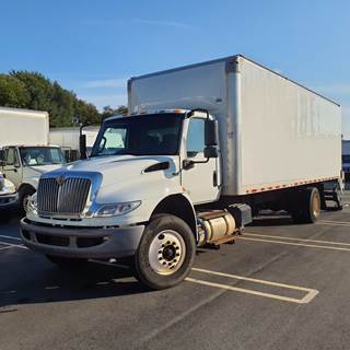 International MV607 26 ft Box Truck - 270HP, 6 Speed Automatic, Roll up Door, Liftgate