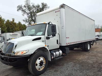 International MV607 26 ft Box Truck - 280HP, 6 Speed Automatic, Roll up Door, Liftgate