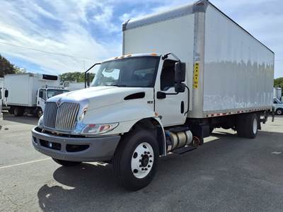International MV607 26 ft Box Truck - 240HP, 6 Speed Automatic, Roll up Door, Liftgate
