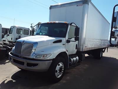 International MV607 26 ft Box Truck - 240HP, 6 Speed Automatic, Roll up Door, Liftgate