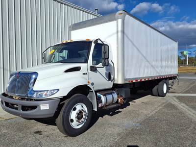 International MV607 26 ft Box Truck - 240HP, 6 Speed Automatic, Roll up Door, Liftgate