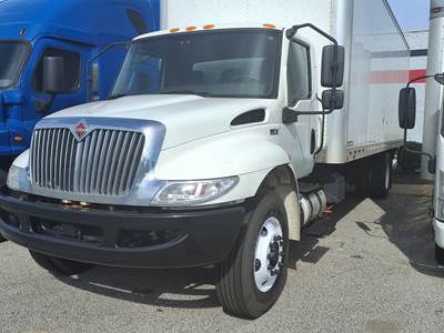 International MV607 26 ft Box Truck - 280HP, 6 Speed Automatic, Roll up Door, Liftgate