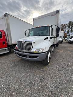 International MV607 26 ft Box Truck - 240HP, 6 Speed Automatic, Roll up Door, Liftgate