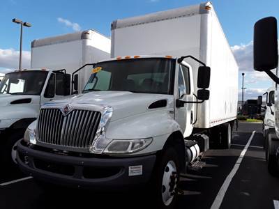 International MV607 26 ft Box Truck - 280HP, 6 Speed Automatic, Roll up Door, Liftgate
