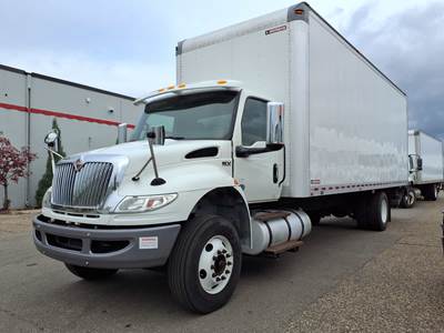International MV607 26 ft Box Truck - 260HP, 6 Speed Automatic, Roll up Door, Liftgate