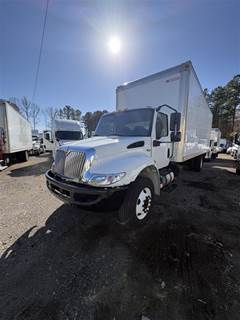International MV607 26 ft Box Truck - 240HP, 6 Speed Automatic, Roll up Door, Liftgate
