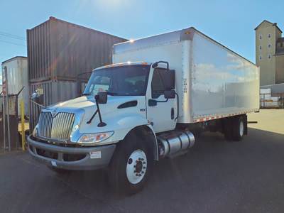 International MV607 27 ft Box Truck - 280HP, 6 Speed Automatic, Liftgate