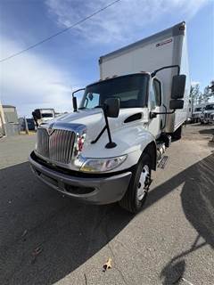 International MV607 26 ft Box Truck - 240HP, 6 Speed Automatic, Roll up Door, Liftgate