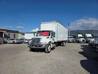 International MV607 26 ft Box Truck - 240HP, 6 Speed Automatic, Roll up Door, Liftgate