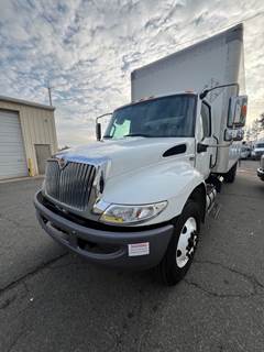 International MV607 26 ft Box Truck - 280HP, 6 Speed Automatic, Roll up Door, Liftgate