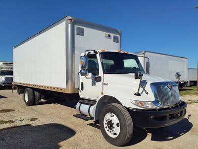 International MV607 26 ft Box Truck - 240HP, 6 Speed Automatic, Roll up Door, Liftgate
