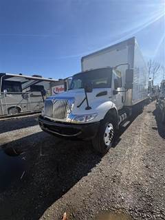 International MV607 26 ft Box Truck - 240HP, 6 Speed Automatic, Roll up Door, Liftgate
