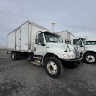 International MV607 20 ft Box Truck - 325HP, 6 Speed Automatic, Roll up Door