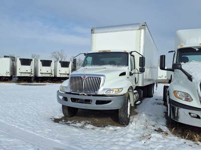 International MV607 26 ft Box Truck - 280HP, 6 Speed Automatic, Roll up Door, Liftgate