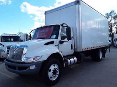 International MV607 20 ft Box Truck - 240HP, 6 Speed Automatic, Roll up Door, Liftgate