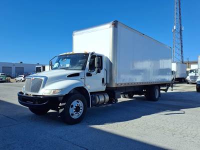 International MV607 26 ft Box Truck - 240HP, 6 Speed Automatic, Roll up Door, Liftgate