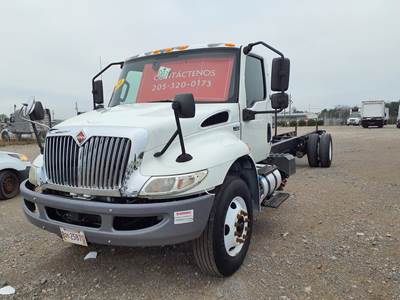 International MV607 Box Truck - 240HP, 6 Speed Automatic, Liftgate