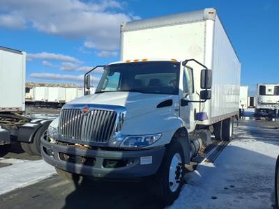 International MV607 26 ft Box Truck - 280HP, 6 Speed Automatic, Roll up Door, Liftgate
