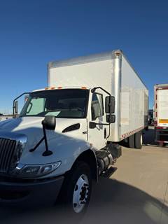 International MV607 26 ft Box Truck - 240HP, 7 Speed Automatic, Roll up Door, Liftgate
