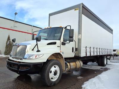 International MV607 26 ft Box Truck - 270HP, 6 Speed Automatic, Roll up Door, Liftgate