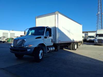 International MV607 26 ft Box Truck - 240HP, 6 Speed Automatic, Roll up Door, Liftgate