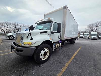 International MV607 26 ft Box Truck - 280HP, 6 Speed Automatic, Roll up Door, Liftgate