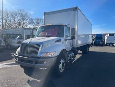 International MV607 26 ft Box Truck - 280HP, 6 Speed Automatic, Roll up Door, Liftgate
