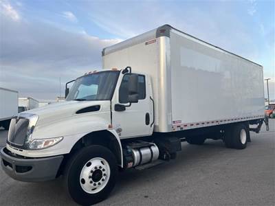 International MV607 26 ft Box Truck - 270HP, 6 Speed Automatic, Roll up Door, Liftgate