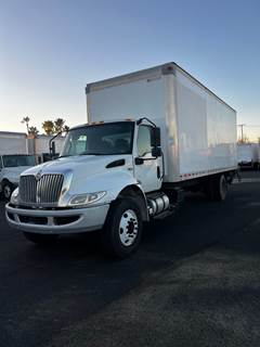 International MV607 26 ft Box Truck - 240HP, 6 Speed Automatic, Roll up Door, Liftgate