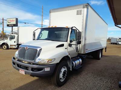 International MV607 26 ft Box Truck - 240HP, 6 Speed Automatic, Roll up Door, Liftgate