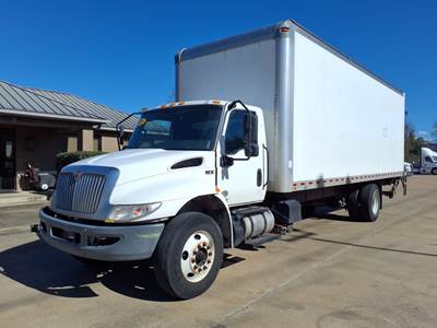 International MV607 26 ft Box Truck - 280HP, 6 Speed Automatic, Roll up Door, Liftgate