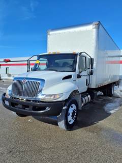 International MV607 26 ft Box Truck - 240HP, 6 Speed Automatic, Roll up Door, Liftgate