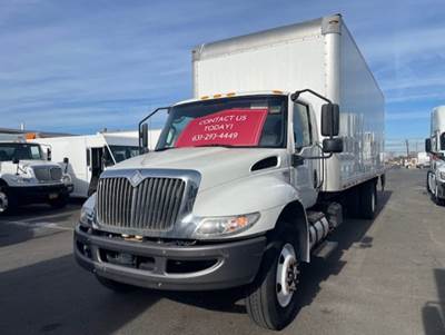 International MV607 26 ft Box Truck - 280HP, 6 Speed Automatic, Roll up Door, Liftgate