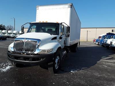 International MV607 26 ft Box Truck - 240HP, 6 Speed Automatic, Roll up Door, Liftgate