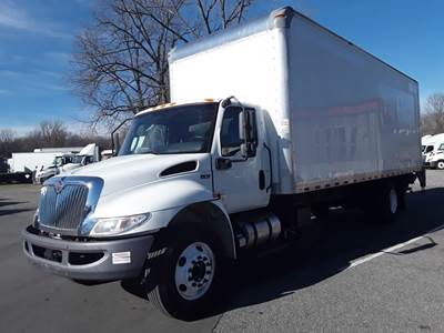 International MV607 26 ft Box Truck - 240HP, 6 Speed Automatic, Roll up Door, Liftgate