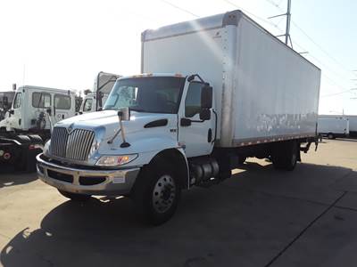 International MV607 26 ft Box Truck - 240HP, 6 Speed Automatic, Roll up Door, Liftgate