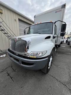 International MV607 26 ft Box Truck - 240HP, 6 Speed Automatic, Roll up Door, Liftgate