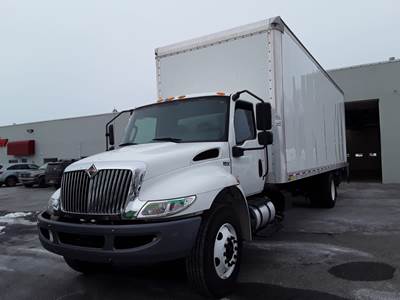 International MV607 26 ft Box Truck - 240HP, 6 Speed Automatic, Roll up Door, Liftgate