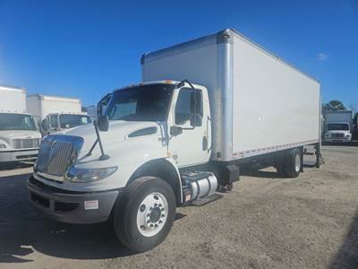 International MV607 26 ft Box Truck - 270HP, 6 Speed Automatic, Roll up Door, Liftgate